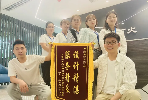 以服務(wù)為己任，以滿意為準(zhǔn)則——萬家燈火好評如潮！